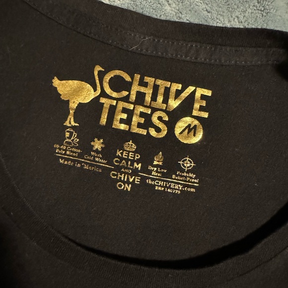 *ADD ME FOR FREE ON ORDERS $50+* 2 KCCO Women’s Xmas shirts size medium - Picture 2 of 5